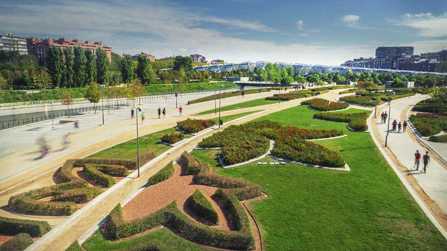 Chueca y más allá Descubre el lado más vibrante de Madrid